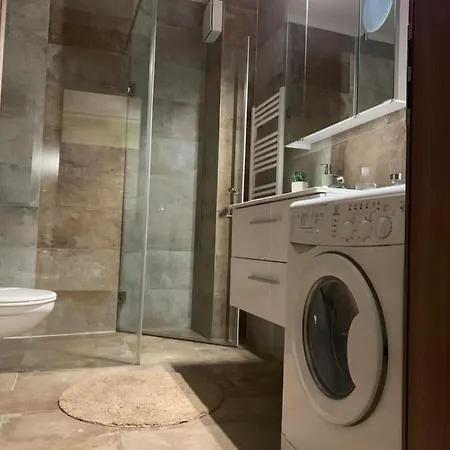 Silver Apartman